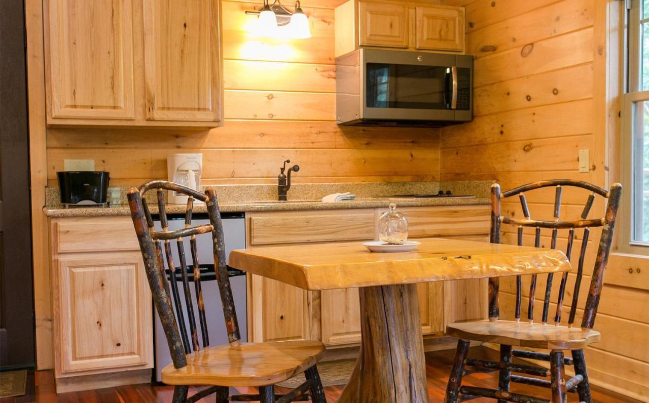 Whispering Pines Treehouse By Amish Country Lodging Millersburg Luaran gambar