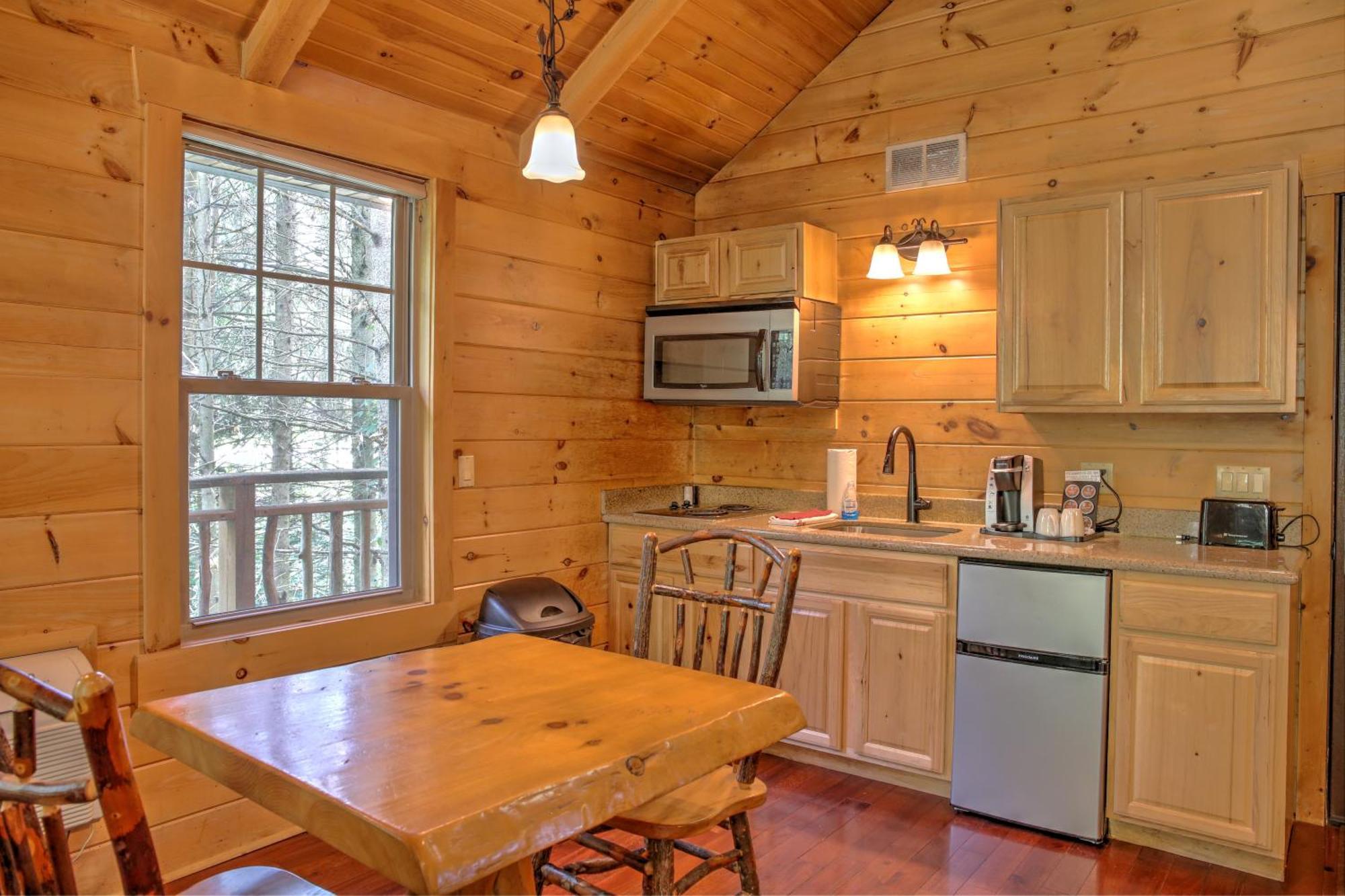 Whispering Pines Treehouse By Amish Country Lodging Millersburg Luaran gambar
